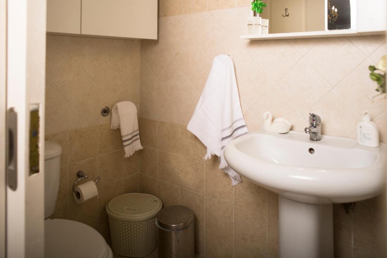 Maisonette With Garden In The Heart Of The Historical Kalamata Center Exterior foto