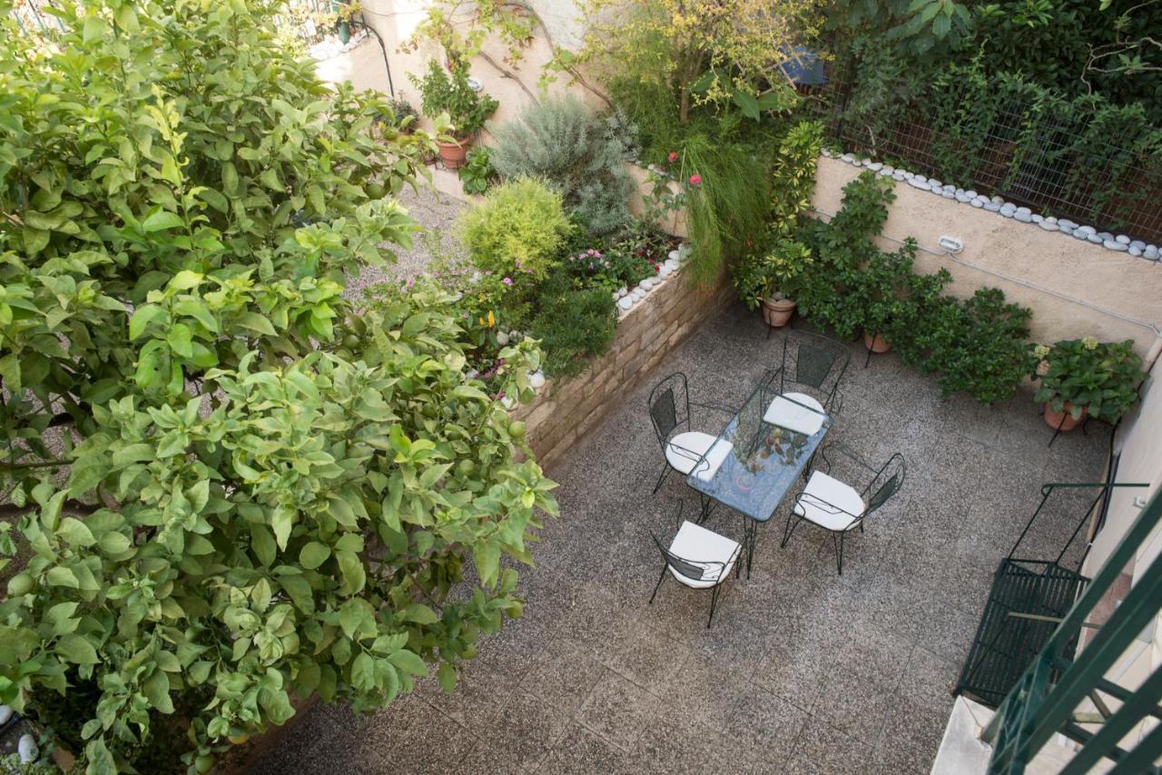 Maisonette With Garden In The Heart Of The Historical Kalamata Center Exterior foto